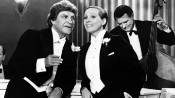 Backdrop to the movie "Victor/Victoria" #972813