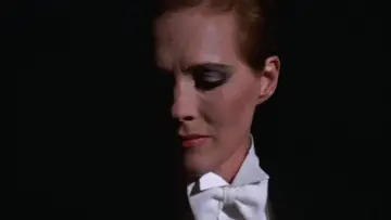Backdrop to the movie "Victor/Victoria" #972816