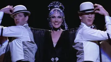 Backdrop to the movie "Victor/Victoria" #972817