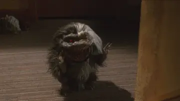 Backdrop to the movie "Critters 3" #898488