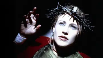 Backdrop to the movie "Stigmata" #889585