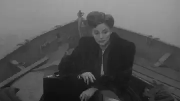 Backdrop to the movie "Lifeboat" #988209