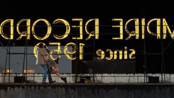 Backdrop to the movie "Empire Records" #893208