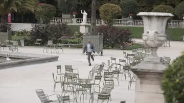 Backdrop to the movie "2 Alone in Paris" #1186597