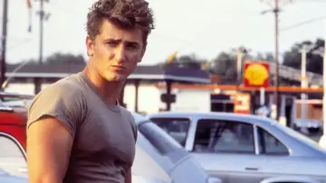 Backdrop to the movie "At Close Range" #1020984