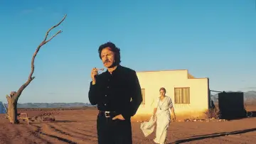 Backdrop to the movie "Holy Smoke" #456777