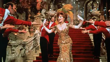 Backdrop to the movie "Hello, Dolly!" #739086