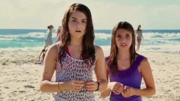 Backdrop to the movie "Aquamarine" #1580896
