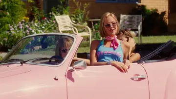 Backdrop to the movie "Aquamarine" #1581017