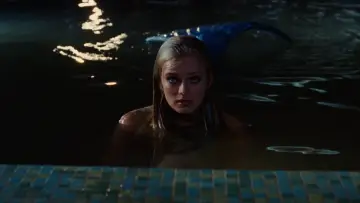Backdrop to the movie "Aquamarine" #1581043