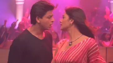 Backdrop to the movie "Main Hoon Na" #890036