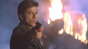 Backdrop to the movie "Main Hoon Na" #890039