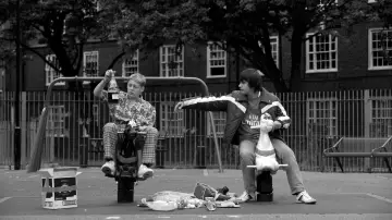 Backdrop to the movie "Somers Town" #640589