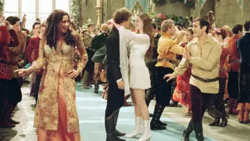 Backdrop to the movie "Ella Enchanted" #693384
