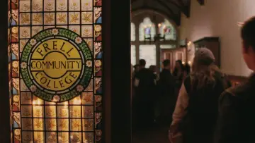 Backdrop to the movie "Ella Enchanted" #861506