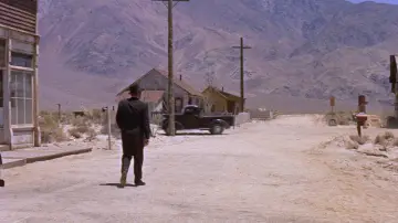 Backdrop to the movie "Bad Day at Black Rock" #988955