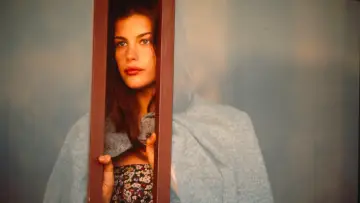 Backdrop to the movie "Stealing Beauty" #268450