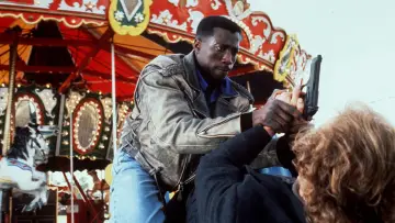 Backdrop to the movie "Passenger 57" #883689