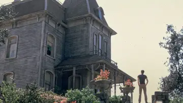 Backdrop to the movie "Psycho II" #379293