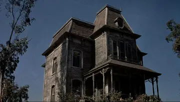 Backdrop to the movie "Psycho II" #379304