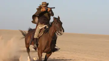 Backdrop to the movie "The Good, the Bad, the Weird" #990407
