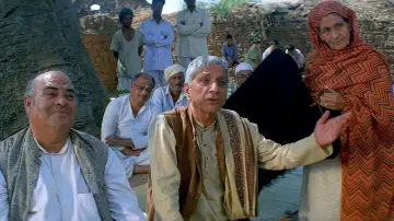 Backdrop to the movie "Swades" #1566949