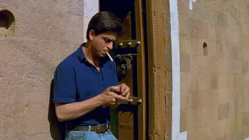 Backdrop to the movie "Swades" #1566950