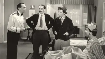 Backdrop to the movie "Room Service" #1157242