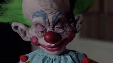 Backdrop to the movie "Killer Klowns from Outer Space" #878394