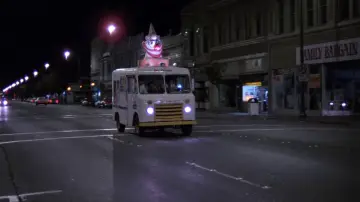 Backdrop to the movie "Killer Klowns from Outer Space" #878397