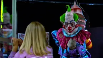 Backdrop to the movie "Killer Klowns from Outer Space" #878407