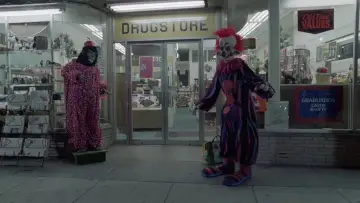 Backdrop to the movie "Killer Klowns from Outer Space" #878414