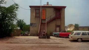 Backdrop to the movie "The Texas Chainsaw Massacre Part 2" #1645281
