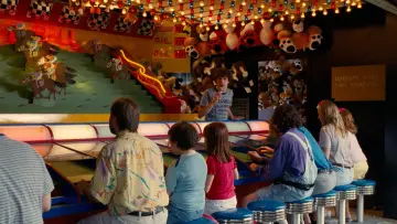 Backdrop to the movie "Adventureland" #329217