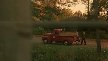 Backdrop to the movie "Far from Heaven" #908124