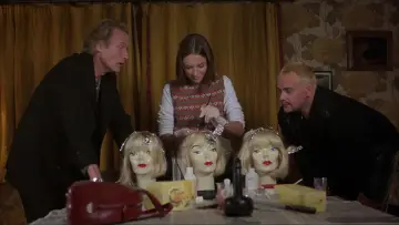 Backdrop to the movie "Blow Dry" #1088587