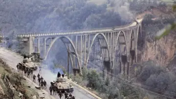 Backdrop to the movie "Force 10 from Navarone" #356404