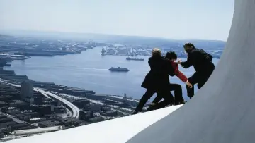 Backdrop to the movie "The Parallax View" #383922