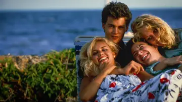 Backdrop to the movie "Private Resort" #930065