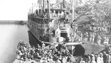 Backdrop to the movie "Show Boat" #1134565