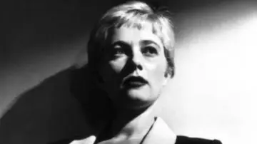 Backdrop to the movie "Kiss Me Deadly" #990575