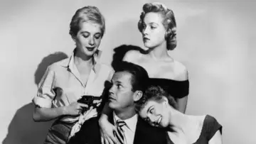 Backdrop to the movie "Kiss Me Deadly" #990580