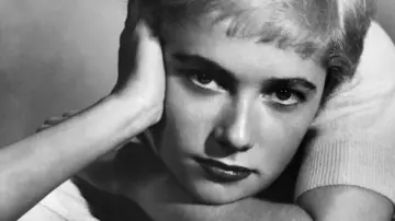 Backdrop to the movie "Kiss Me Deadly" #990601