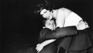 Backdrop to the movie "Kiss Me Deadly" #990602