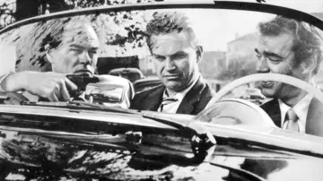 Backdrop to the movie "Kiss Me Deadly" #990603