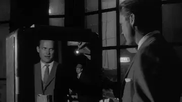 Backdrop to the movie "Kiss Me Deadly" #990614