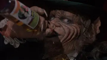 Backdrop to the movie "Leprechaun 2" #1022682