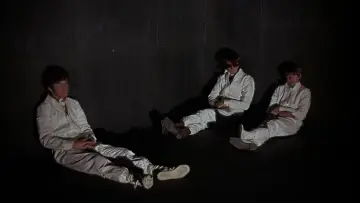 Backdrop to the movie "Head" #696689