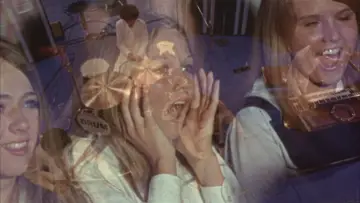 Backdrop to the movie "Head" #696706