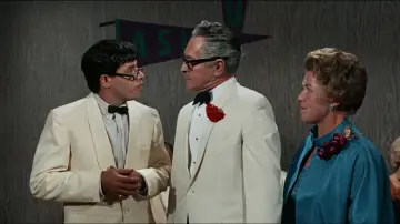 Backdrop to the movie "The Nutty Professor" #948615